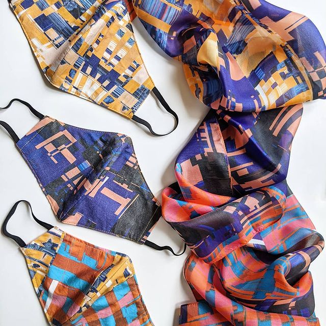 silk scarves & handmade masks Round bling brooch